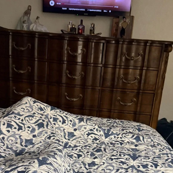 Veja White Leather Velcro Sneakers - Picture 7 of 8